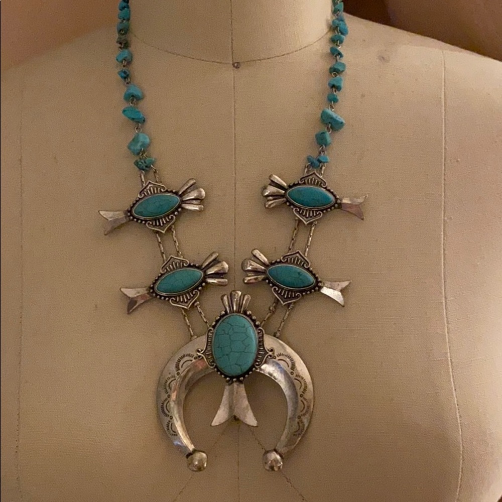 Turquoise gemstone necklace